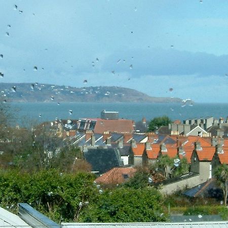 Claremont House Bed and Breakfast Dun Laoghaire Exteriör bild