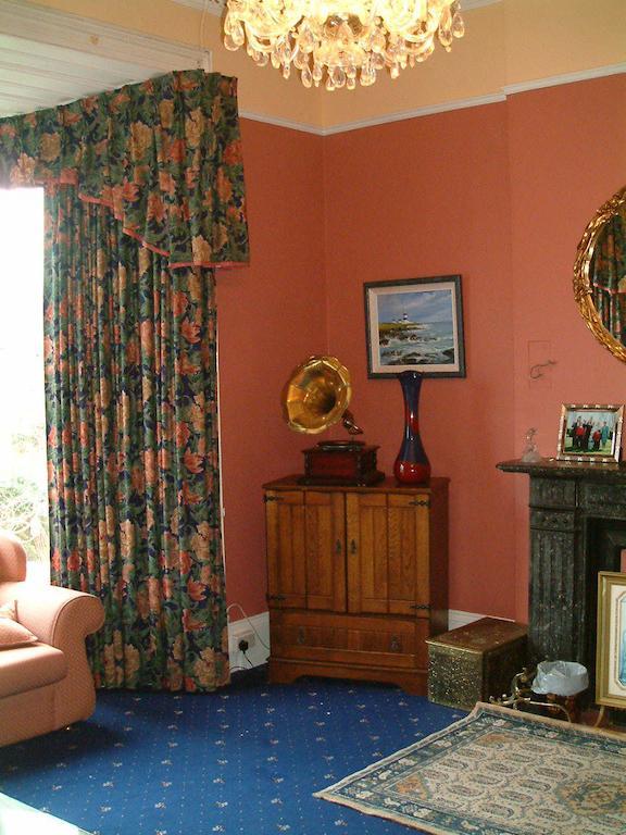 Claremont House Bed and Breakfast Dun Laoghaire Exteriör bild
