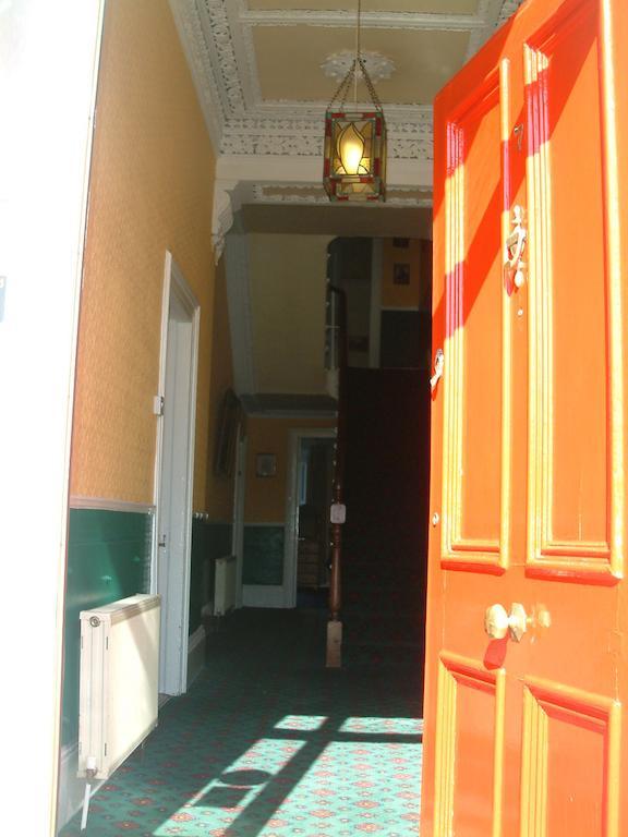 Claremont House Bed and Breakfast Dun Laoghaire Exteriör bild