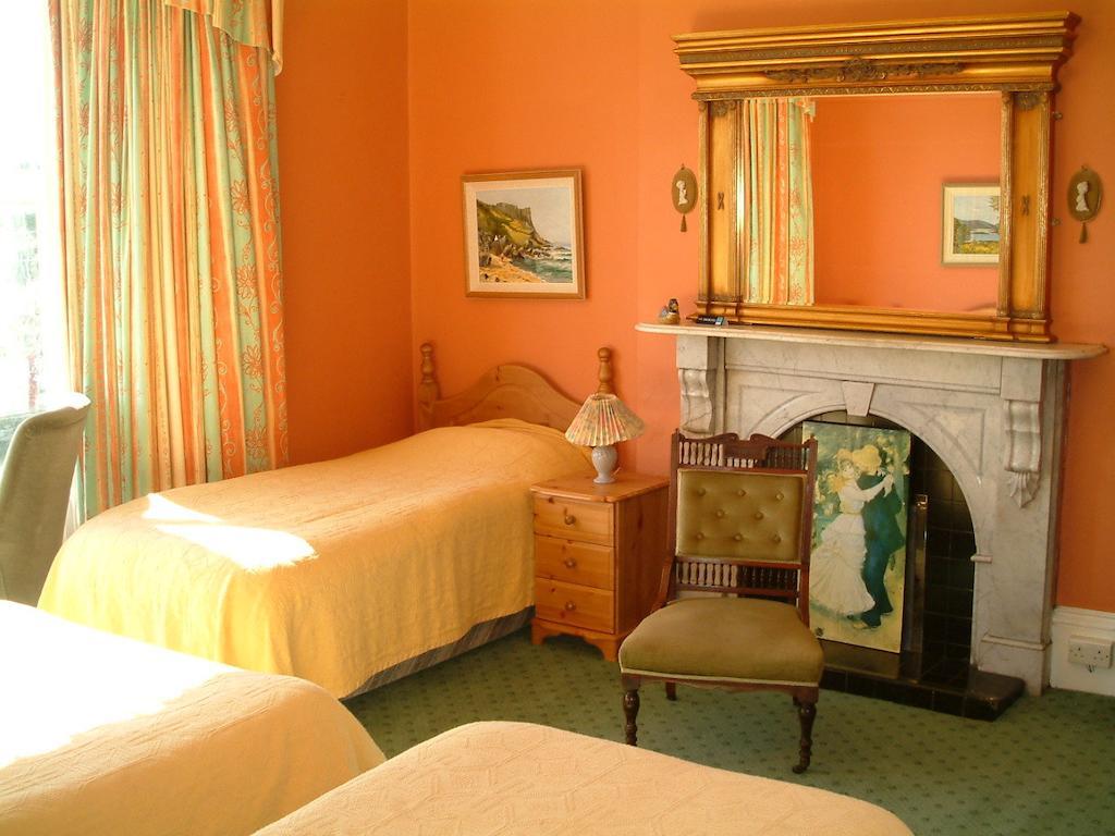 Claremont House Bed and Breakfast Dun Laoghaire Rum bild