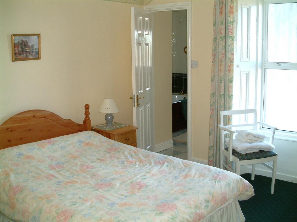 Claremont House Bed and Breakfast Dun Laoghaire Rum bild