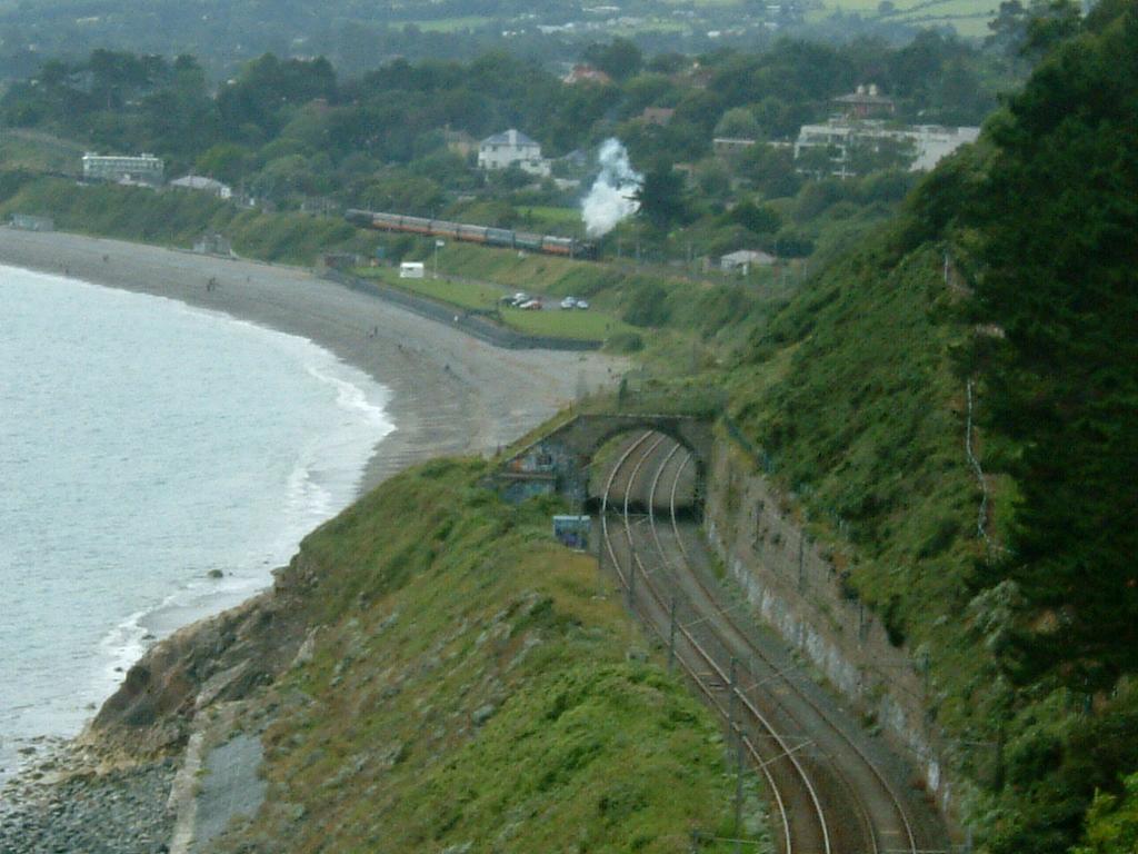 Claremont House Bed and Breakfast Dun Laoghaire Exteriör bild